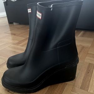 Hello, I am selling my shoes that have barely been used.